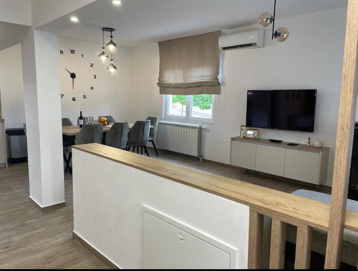 Apartman Kurtov Lägenhet Pakoštane Exteriör bild